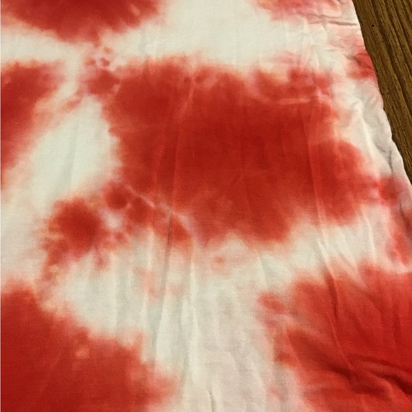Red Tie-Dye V-Neck Women's Top New with tags size large - Picture 2 of 6